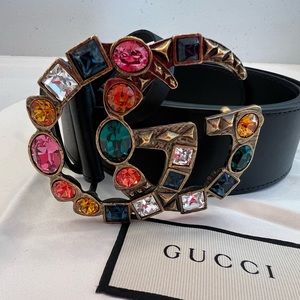 Black leather Gucci belt, size 85